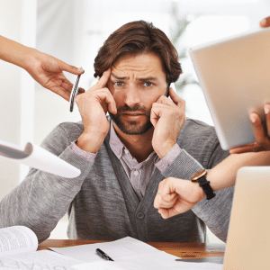 salarié en formation sur la préventions des risques psychosociaux (RPS) en milieu professionnel pour le bien-être psychologique des équipes